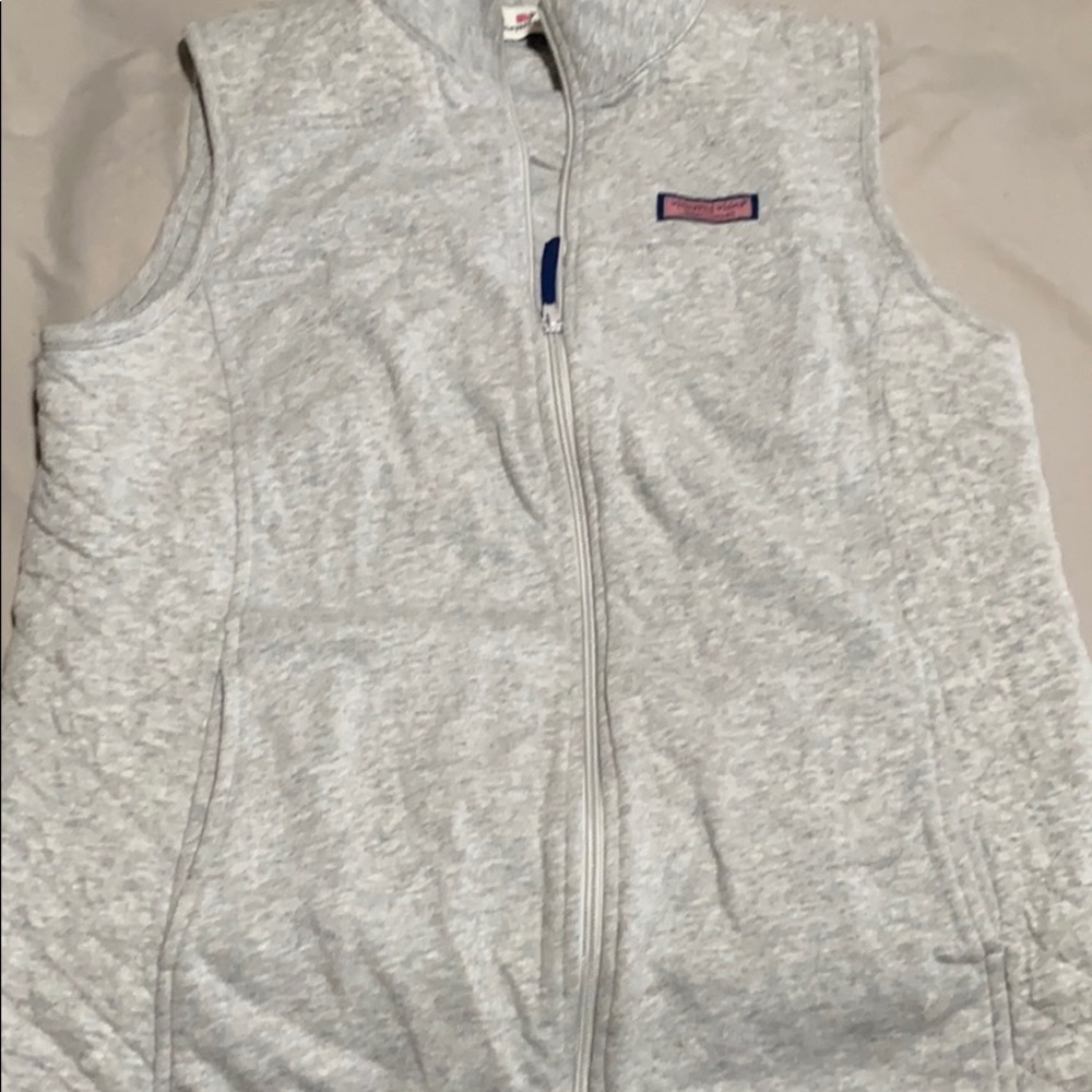 Grey vineyard vines vest medium